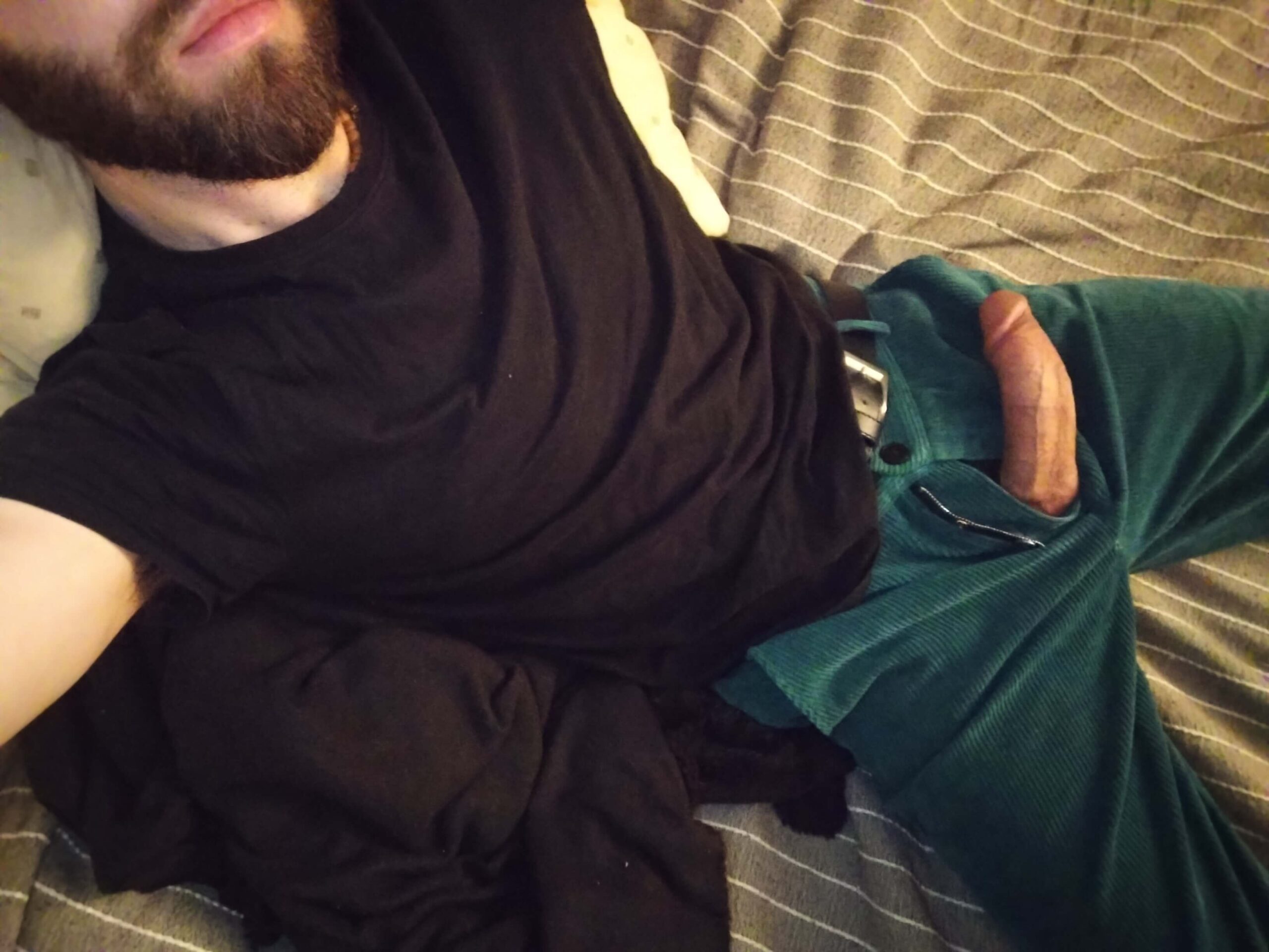 Actif 28 ans, cherche mec passif pour nude