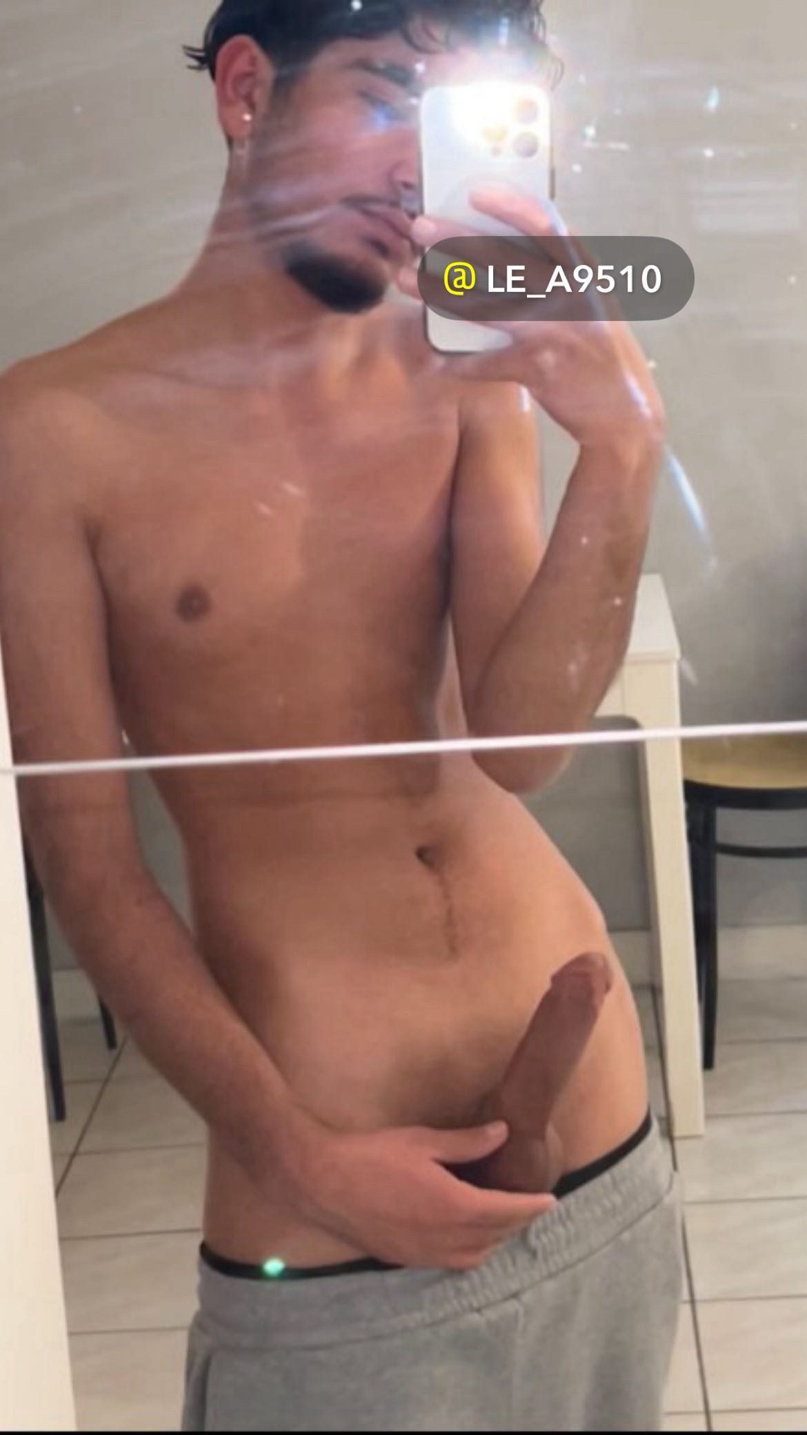 Ajouté moi sur snap j’envoie tout ce qu’on me dit de fair snap le_a9510